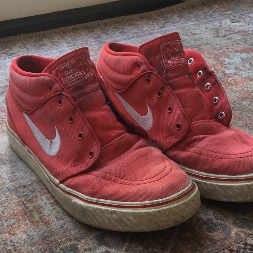 Nikes Janoski red